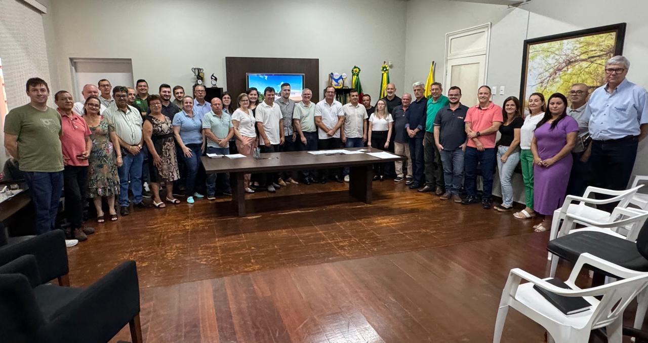 <p><strong>Mais 4 importantes obras de pavimenta&ccedil;&atilde;o tem ordem assinada pelo Executivo Municipal</strong></p>