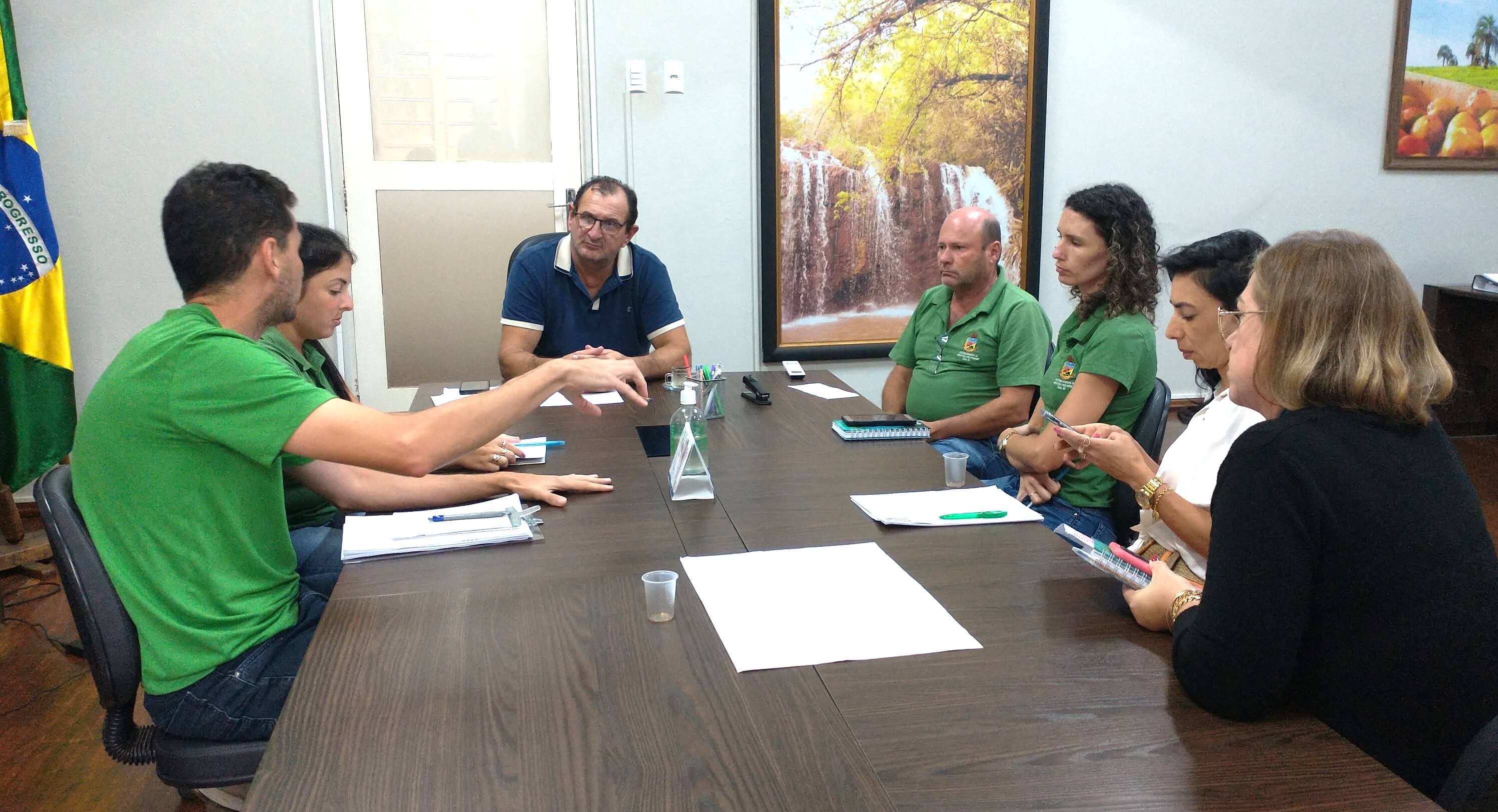 Executivo giruaense recebe equipe para deliberar sobre a atualização da Política Municipal de Meio Ambiente