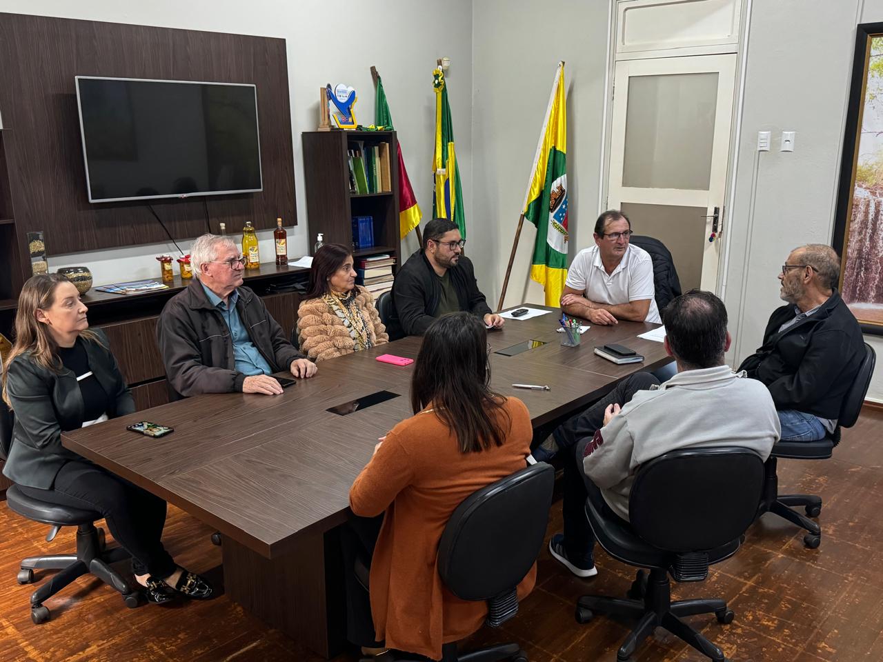 <p align="center"><strong>Pedido de Orienta&ccedil;&atilde;o T&eacute;cnica do Tribunal de Contas &eacute; pauta de reuni&atilde;o promovida pelo Governo Municipal </strong></p>
<p>&nbsp;</p>