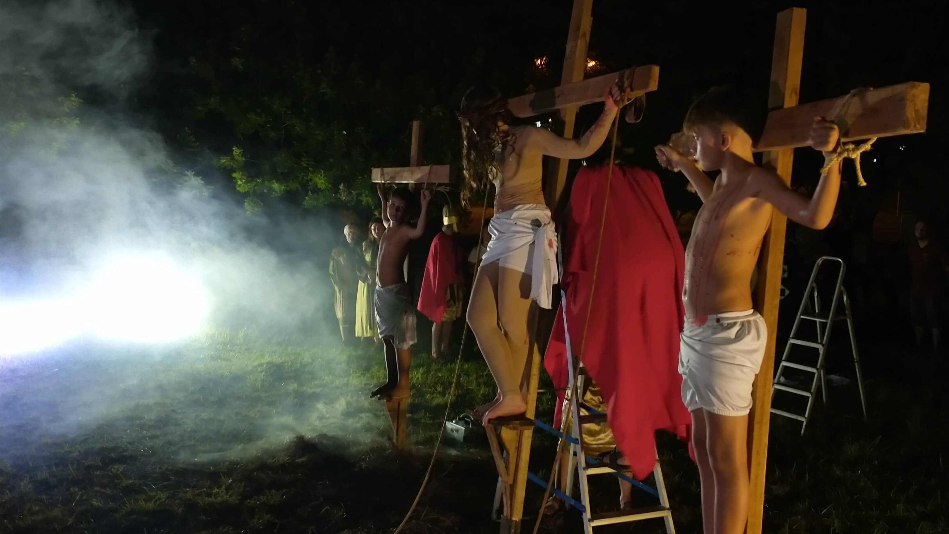 Espetáculo Paixão de Cristo emociona com cenas retratando os últimos passos de Jesus na terra