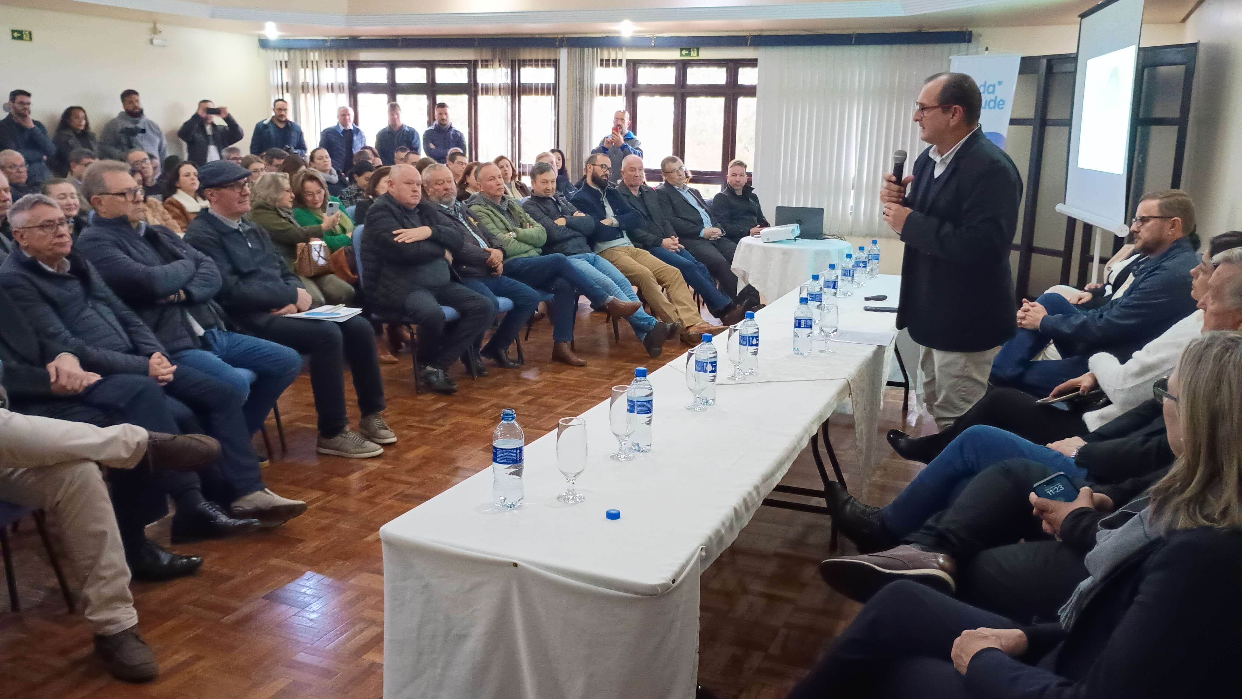 <p align="justify"><strong>Evento oficializa parceria entre munic&iacute;pio de Giru&aacute; e Hospital Vida que passa administrar o Hospital S&atilde;o Jos&eacute;</strong></p>