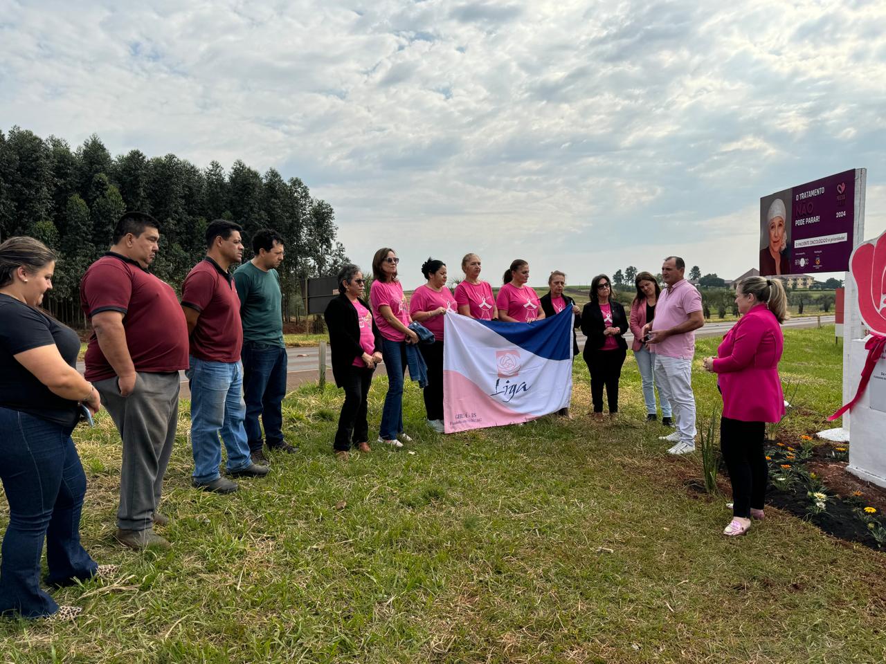 <p>Liga Feminina de Combate ao C&acirc;ncer recebe placa em homenagem ao relevante trabalho prestado para a comunidade giruaense</p>