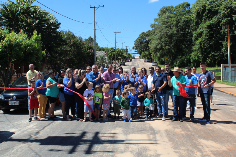 Novos trechos de asfaltamento entregues a comunidade