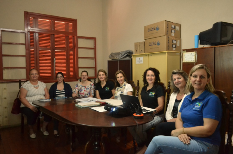 SMEC entrega documento orientador do território municipal para o Conselho de Educação