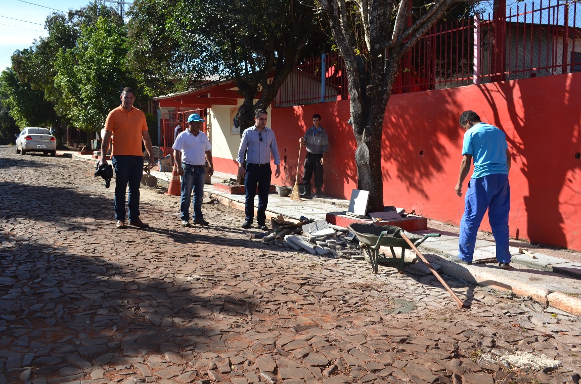 Padronização do Passeio Público começou pelas escolas municipais