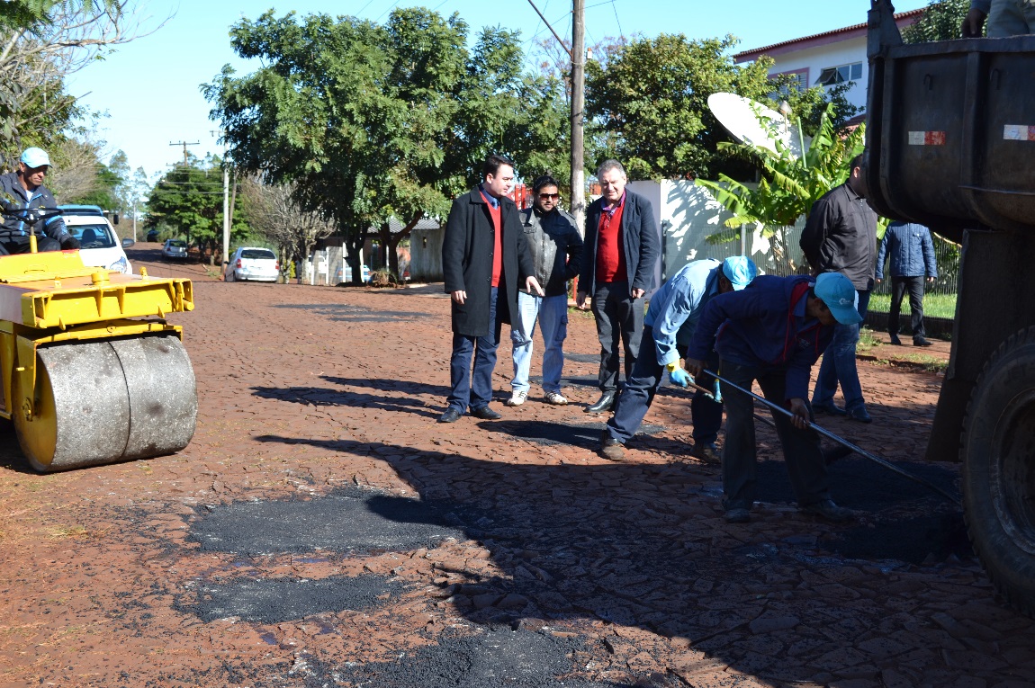 SMOISU finaliza tapa-buraco nos trechos entre a Bento e a Cel Bráulio