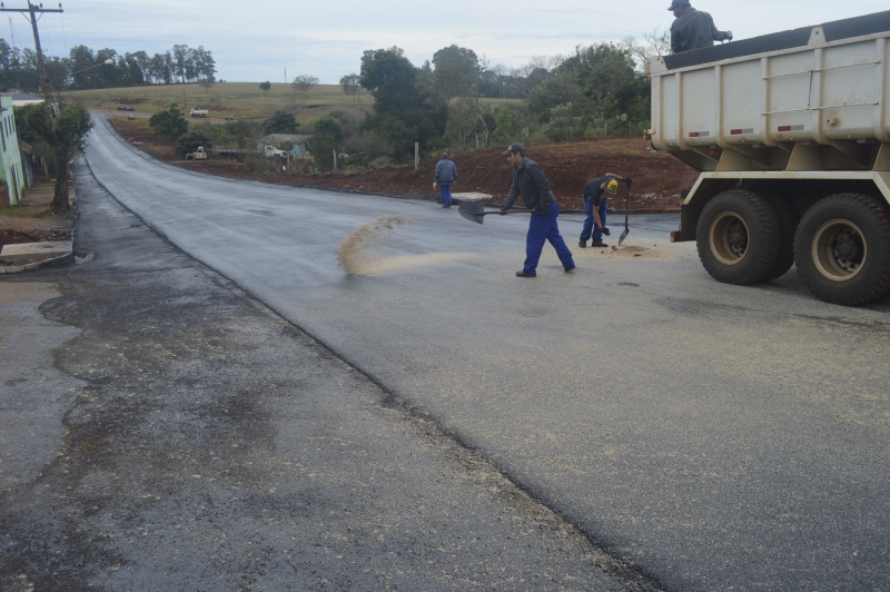 Avenida Santo Ângelo asfaltada  em toda a sua extensão 