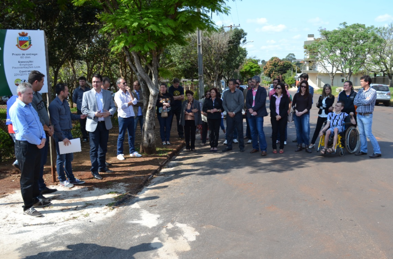 Asfaltamento no entorno do Ginásio Elias Saffi foi entregue oficialmente a 