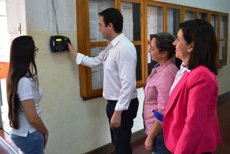 Prefeitura de Giruá implanta controle biométrico de ponto