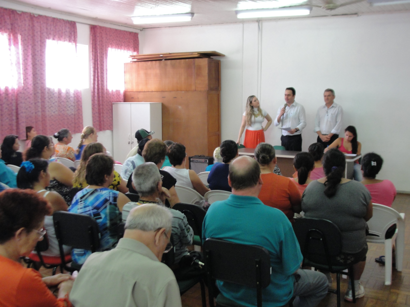 53 famílias são beneficiadas com kit para luz elétrica