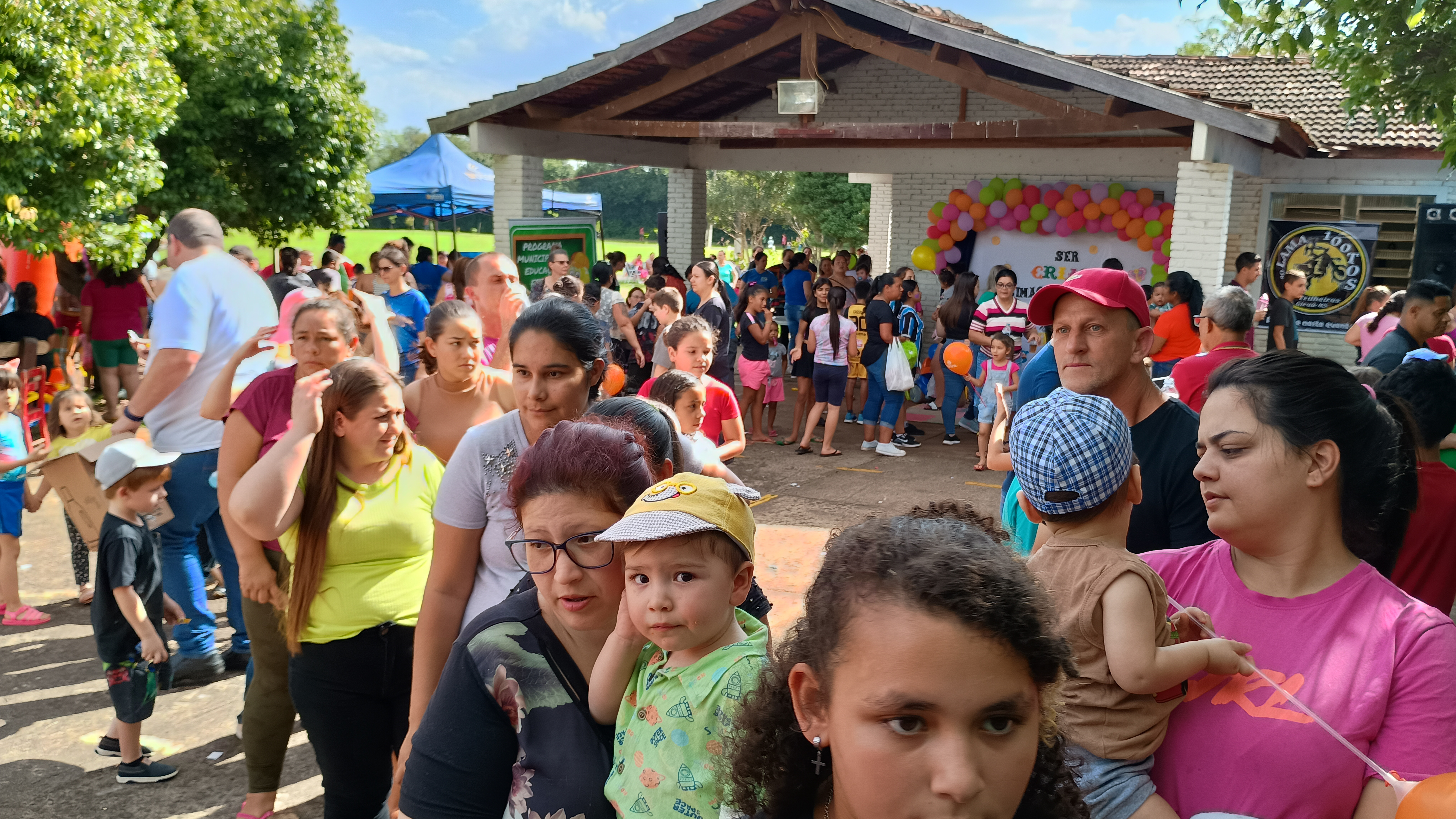 <p>Festa das Crian&ccedil;as lota &Aacute;rea Verde</p>