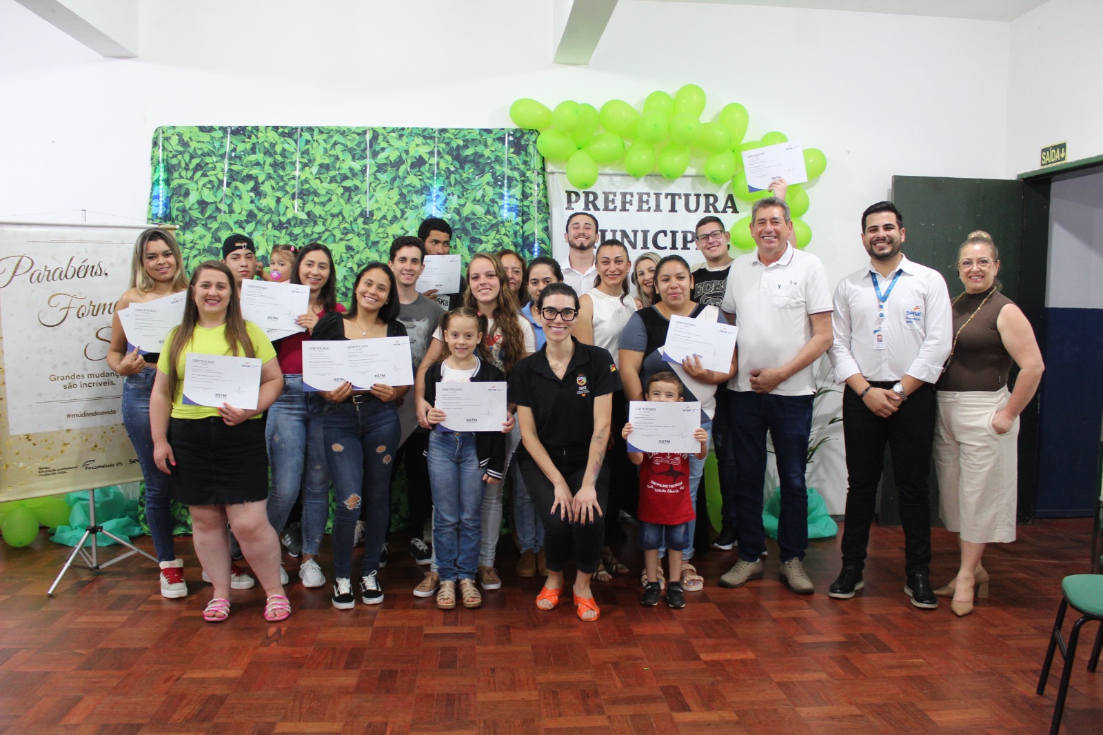 <p style="text-align: left;" align="center">Governo Municipal conclui mais dois cursos t&eacute;cnicos formando 24 giruaenses</p>