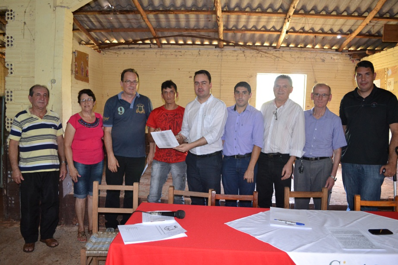 Prefeito anuncia asfaltamento em Leimann, Promorar e São José