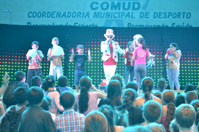 Crianças participam do Natal Solidário de Giruá