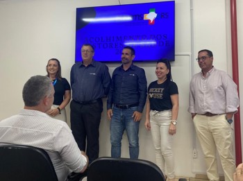 <p><span style="font-size: medium;">Secret&aacute;rios municipais de Sa&uacute;de s&atilde;o acolhidos em encontro regional</span></p>