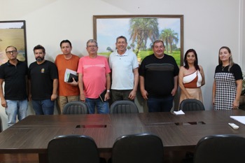 <p>Executivo Municipal reuniu-se com o Sindicato dos Municip&aacute;rios para deliberar sobre reposi&ccedil;&atilde;o salarial para o ano de 2025<strong><br /></strong></p>