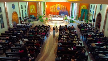 <p><strong>Encena&ccedil;&atilde;o da Paix&atilde;o de Cristo lota Igreja Matriz e renova a F&eacute; na comunidade</strong></p>