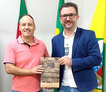 <p>Tiago Petrazzini despede-se da fun&ccedil;&atilde;o de gerente do Banrisul ag&ecirc;ncia de Giru&aacute;</p>