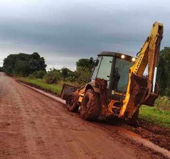 <p><strong>Governo Municipal refor&ccedil;a compromisso com a recupera&ccedil;&atilde;o da malha vi&aacute;ria rural e informa sobre a&ccedil;&otilde;es durante o per&iacute;odo de chuvas intensas<br /></strong></p>
