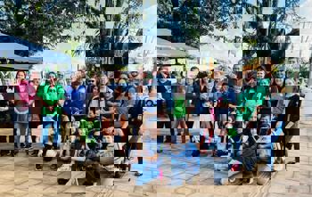 <p><strong>Departamento de Meio Ambiente realiza a&ccedil;&atilde;o de conscientiza&ccedil;&atilde;o e distribui&ccedil;&atilde;o de mudas na pra&ccedil;a p&uacute;blica</strong></p>