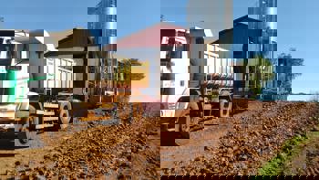 <h2 class="western"><strong><span style="font-size: medium;">Giru&aacute; intensifica recupera&ccedil;&atilde;o das estradas rurais com atua&ccedil;&atilde;o conjunta da Secretaria de Infraestrutura Rural</span></strong></h2>
<p>&nbsp;</p>