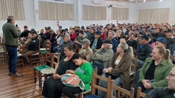 <p>Sal&atilde;o do Congir lotado: Produtores rurais conhecem detalhes do Programa Terra Forte</p>