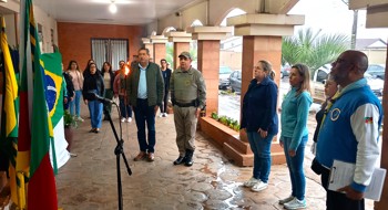 <p align="left"><span style="color: #000000;"><span style="font-family: Liberation Serif, serif;"><span style="font-size: medium;">Prefeito Dari Taborda recebe comitiva da 88&ordf; Corrida do Fogo Simb&oacute;lico da P&aacute;tria</span></span></span></p>