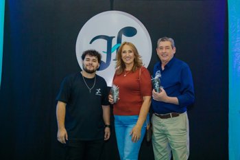 <p><strong>1&ordm; CONECTMUSIC reuniu comunidade giruaense em noite de celebra&ccedil;&atilde;o e integra&ccedil;&atilde;o atrav&eacute;s da m&uacute;sica</strong></p>