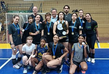 <p>Voleibol movimenta o Gin&aacute;sio Elias Saffi e destaca talentos locais</p>