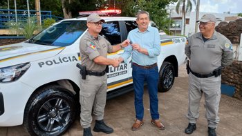 <p>Governo Municipal investe mais de R$ 297 mil em nova viatura para a Brigada Militar de Giru&aacute;</p>