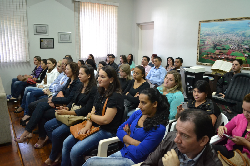 APROVADOS EM CONCURSO PÚBLICO SÃO CHAMADOS PELA SECRETARIA MUNICIPAL DE ADM