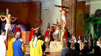 Teatro e f&eacute; se unem em emocionante espet&aacute;culo da Paix&atilde;o de Cristo