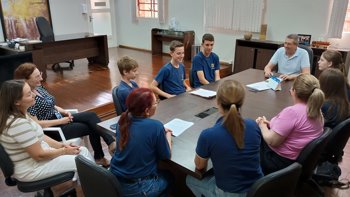 Estudantes do Distrito C&acirc;ndido Freire falam sobre representa&ccedil;&atilde;o da escola em projeto intermunicipal