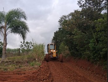 Compromisso com o campo: Governo Municipal refor&ccedil;a melhorias nas estradas rurais