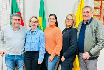Giru&aacute; firma coopera&ccedil;&atilde;o t&eacute;cnica para fortalecer pol&iacute;ticas p&uacute;blicas voltadas ao envelhecimento saud&aacute;vel