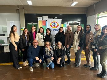 Professores de Giru&aacute; apresentam pr&aacute;ticas pedag&oacute;gicas em congresso internacional