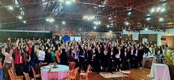 33&ordm; Semin&aacute;rio Municipal de Educa&ccedil;&atilde;o re&uacute;ne mais de 400 profissionais e fortalece a forma&ccedil;&atilde;o continuada em Giru&aacute;