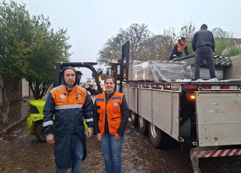Governo Municipal recebe 300 telhas de fibrocimento para atender fam&iacute;lias atingidas pelo tornado