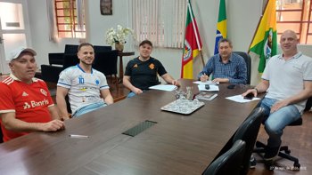 Governo Municipal assina termo de fomento para melhorias na estrutura do Esporte Clube Cruzeiro