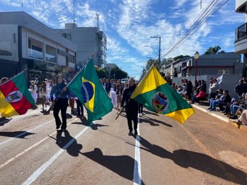 Giru&aacute; celebra a P&aacute;tria com Desfile C&iacute;vico e homenagem aos 400 anos das Miss&otilde;es