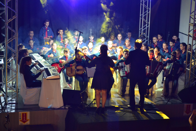 Orquestra da Escola Municipal São Miguel Arcanjo grava DVD ao vivo         