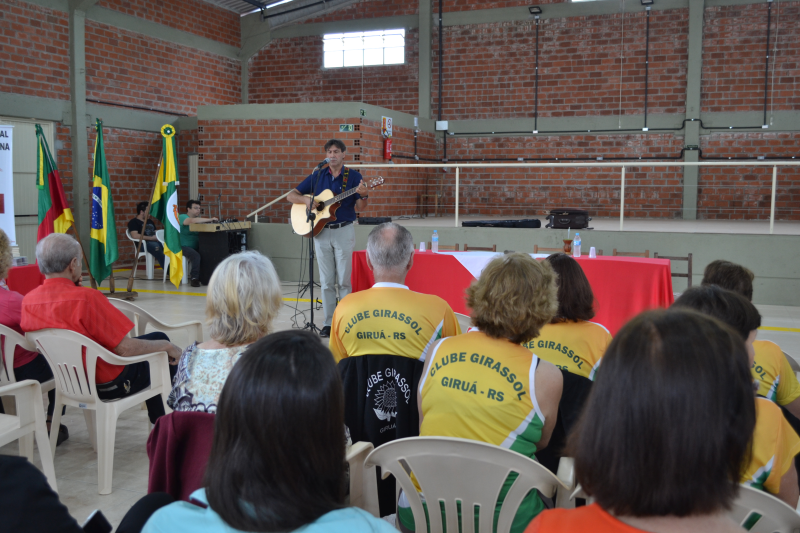 JORGE TREVISOL PARTICIPA DO PROGRAMA CONVERSANDO COM O IDOSO 