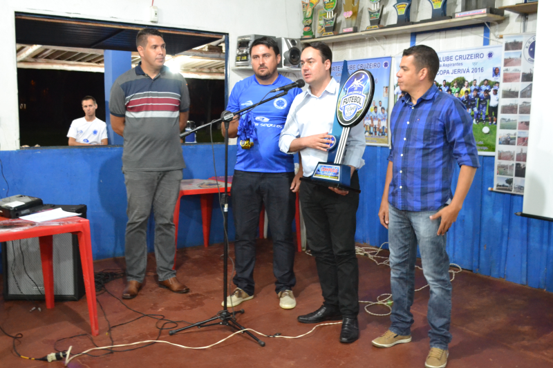 ATO DE ENTREGA DE OBRAS EM ESPAÇOS ESPORTIVOS OCORREU NA SEDE DO CRUZEIRO