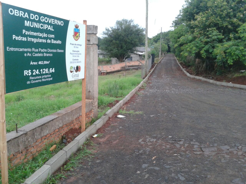 Calçamento melhora a mobilidade em pontos que eram de difícil acesso