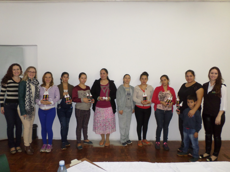 GESTANTES RECEBEM REPELENTE PARA INIBIR CONTATO COM O AEDES AEGYPTI