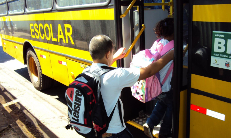 TRANSPORTE ESCOLAR SUSPENSO