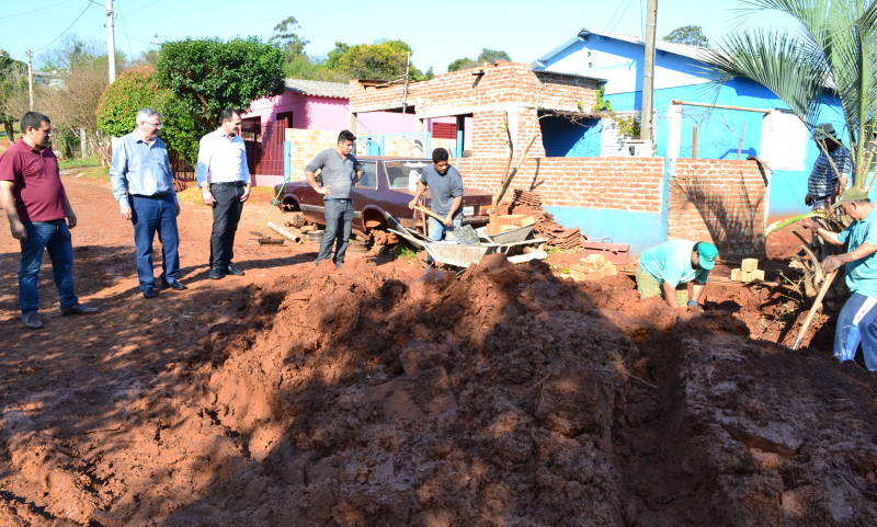 TRABALHANDO PARA A COMUNIDADE