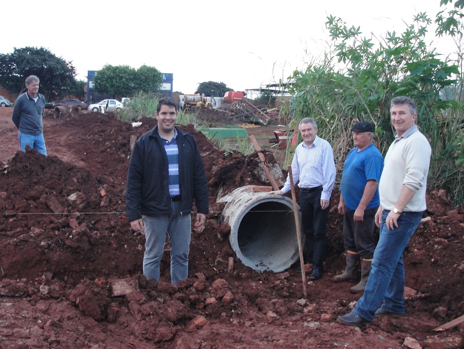 Prefeito em Exercício realiza vistoria em obras de tubulação