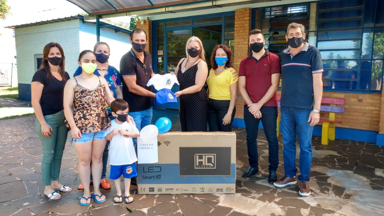 Escolas municipais conquistam novos equipamentos e uniformes 