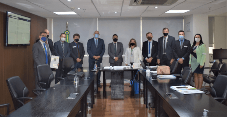 Prefeito Ruben Weimer vai a Brasília em busca de recursos para Giruá